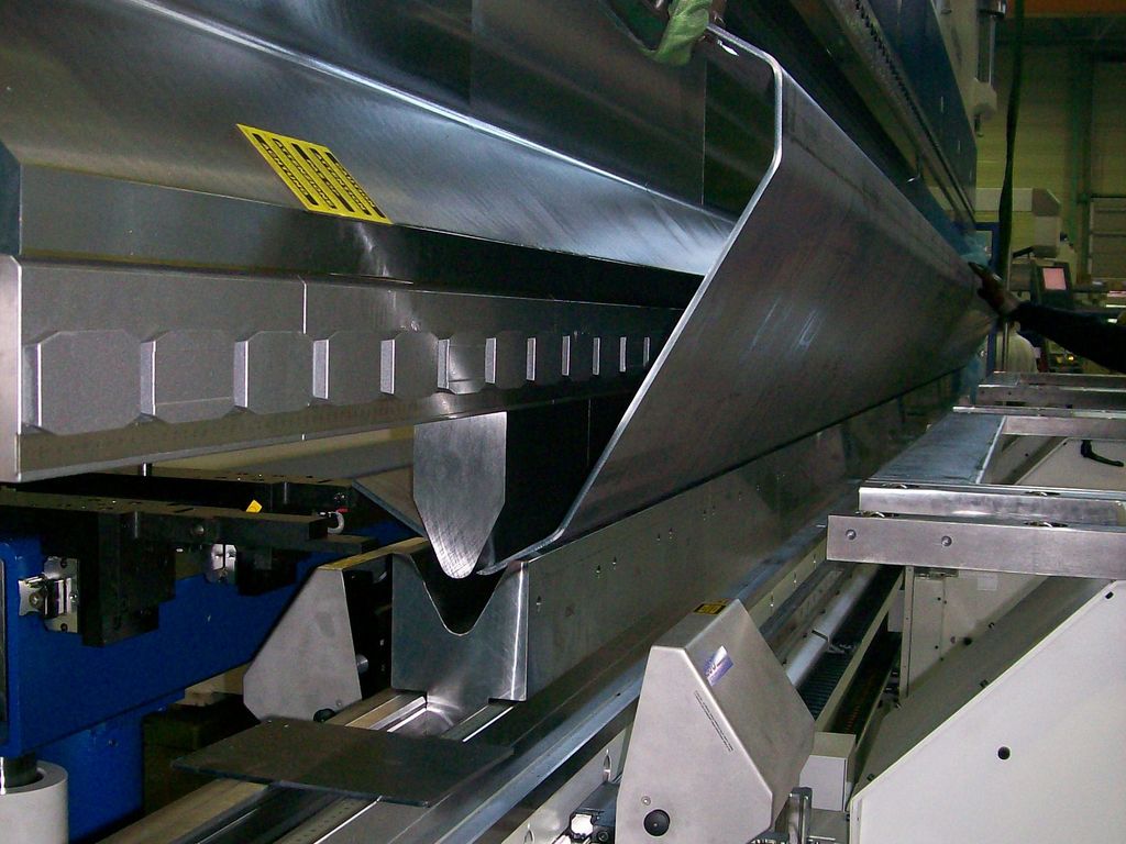Гибка листового металла на заказ от производителя Металл-ГМ